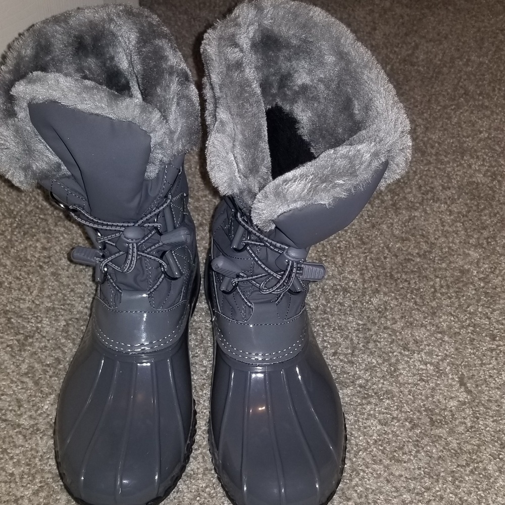Sketchers grey rain/snow boot size 8